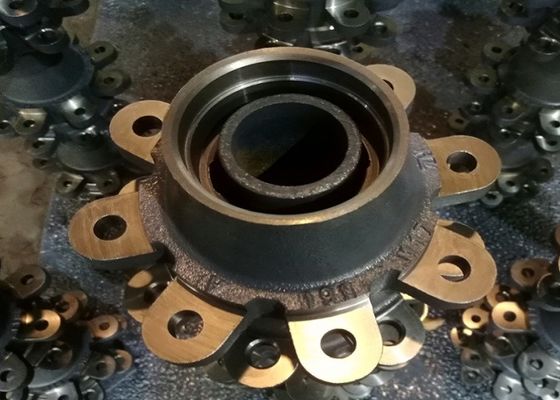 मशीनिंग कस्टम ट्रक पार्ट्स रियर हब डक्टाइल आयरन सामग्री TS16949